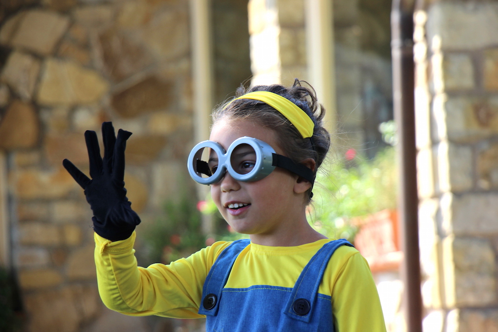 how to dress kids as a minion