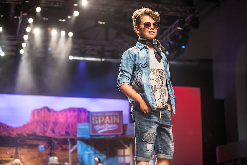 la moda bambini spagnola e le sfilate desigual