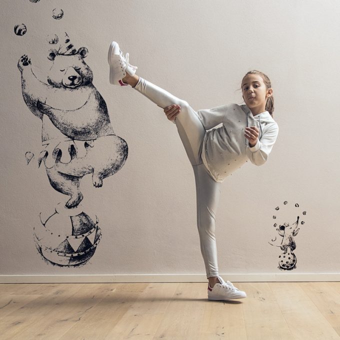 Come vestire le bambine più grandi con comodità T Love