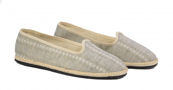 outfit mamma e bambini per il week end pantofole friulane