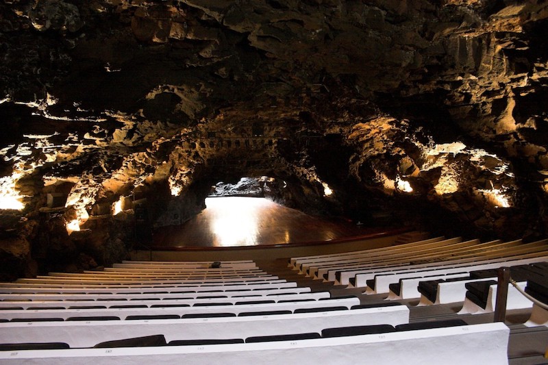 Lanzarote coi bambini auditorium jameos del agua