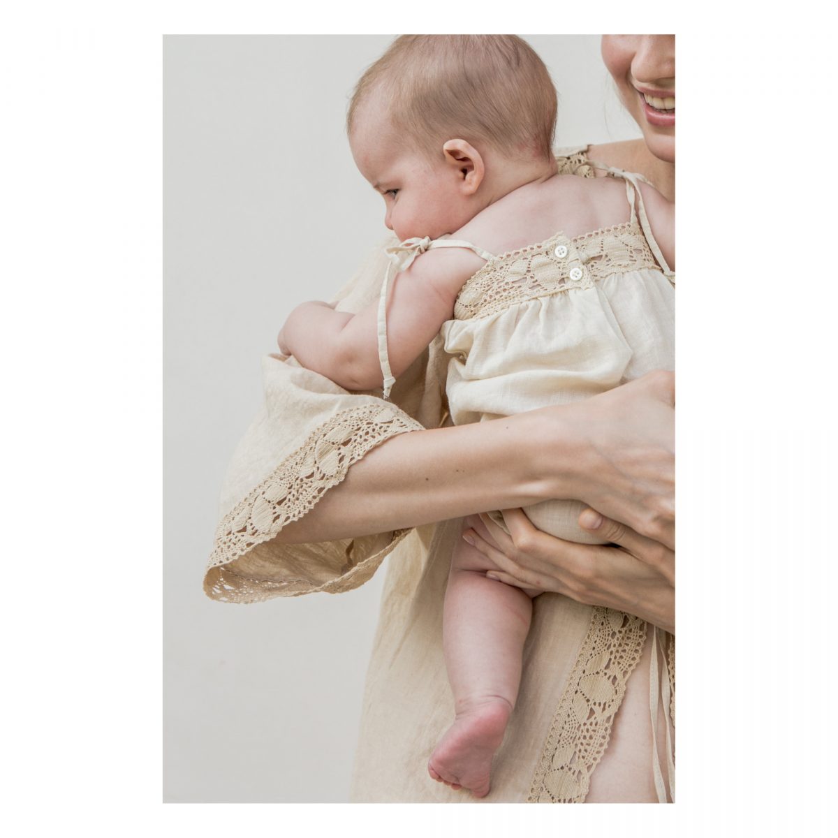 novità per il neonato pagliaccetto lino dentelle Babe&Tess