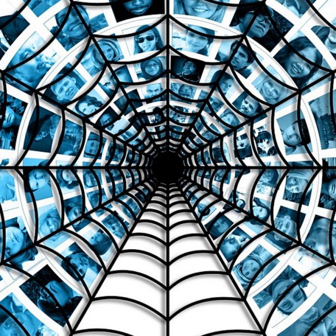 Il manipolatore sul web: il caso di Jonathan Galindo